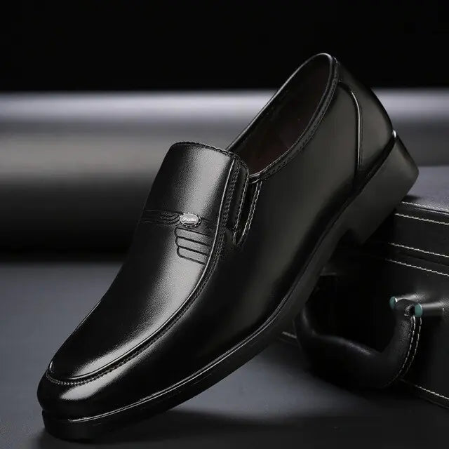 Zapatos formales de cuero negro para hombre