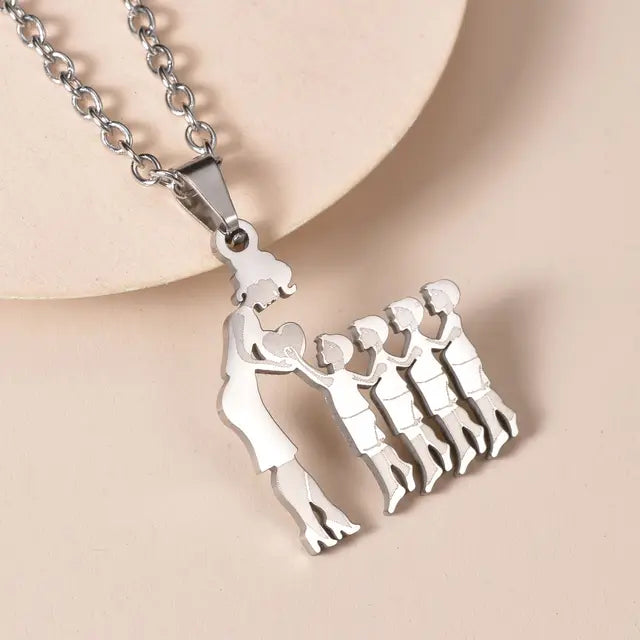 Collares de plata familiares